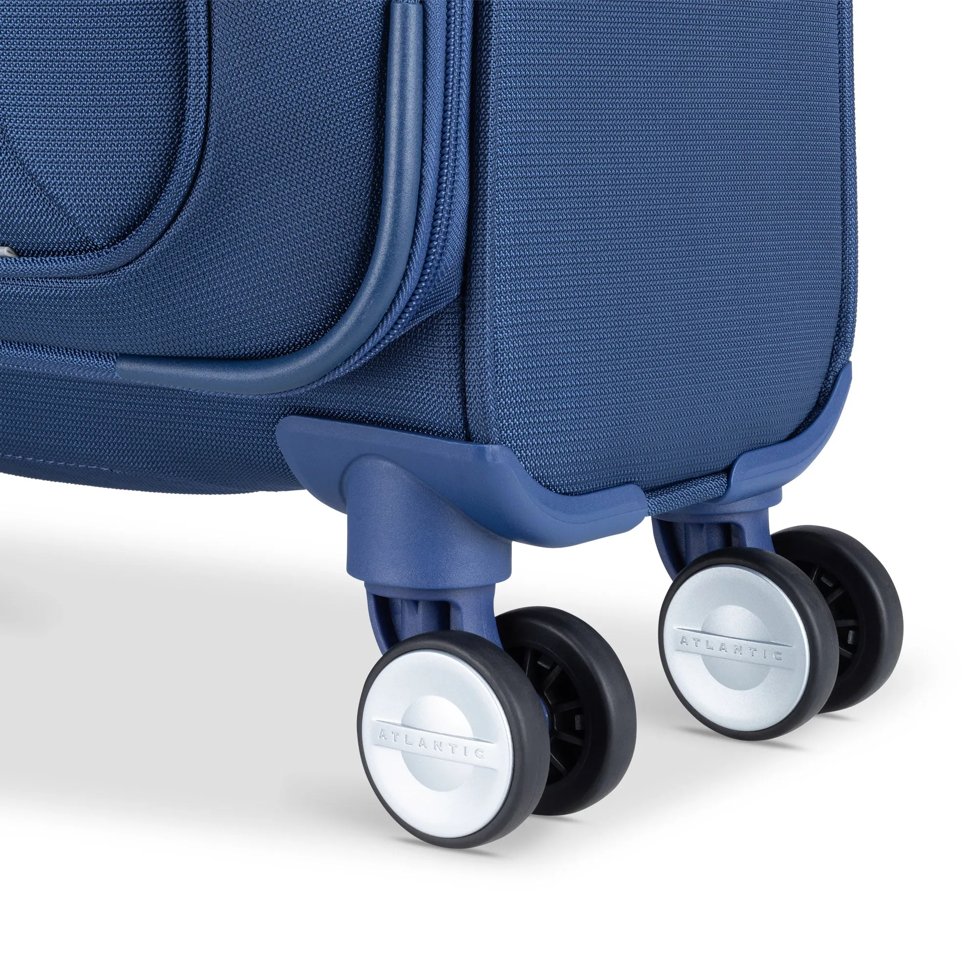 Atlantic Sailbound 19" Spinner Carry-on with Packing Cubes