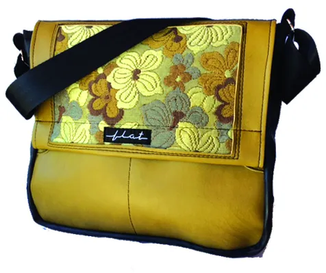 Flat Bags - Crossbody Bag