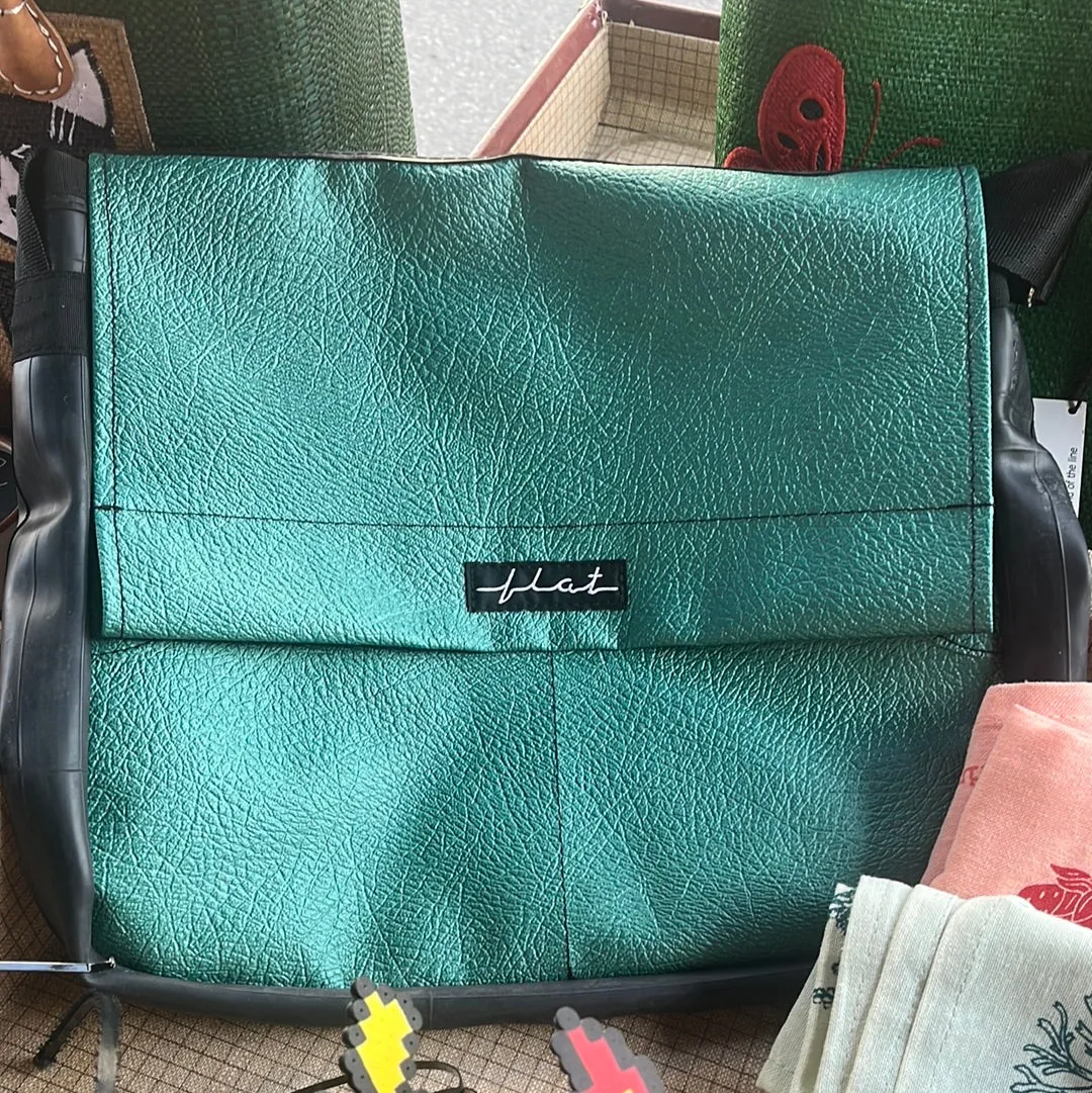 Flat Bags - Crossbody Bag