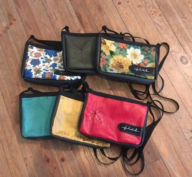 Flat Bags - Crossbody Bag