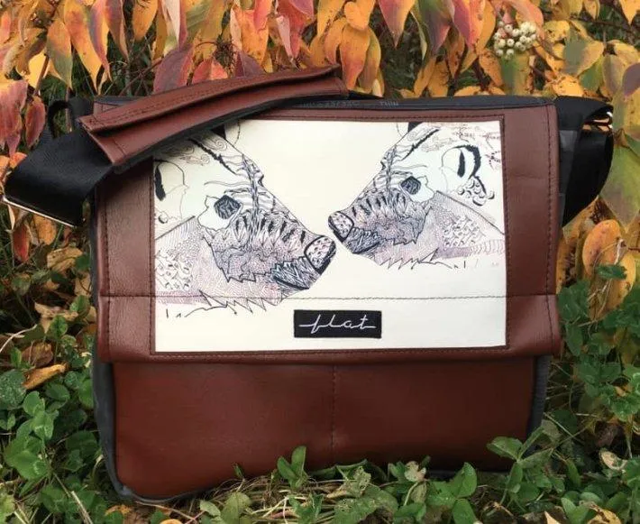 Flat Bags - Crossbody Bag