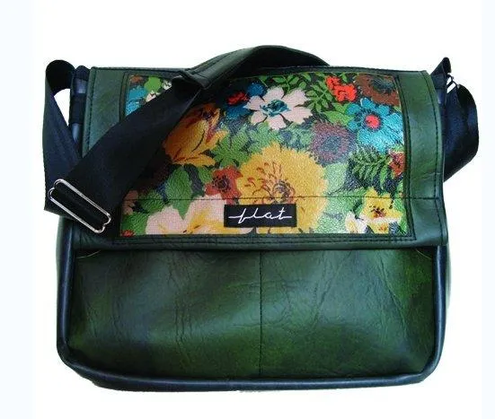 Flat Bags - Crossbody Bag