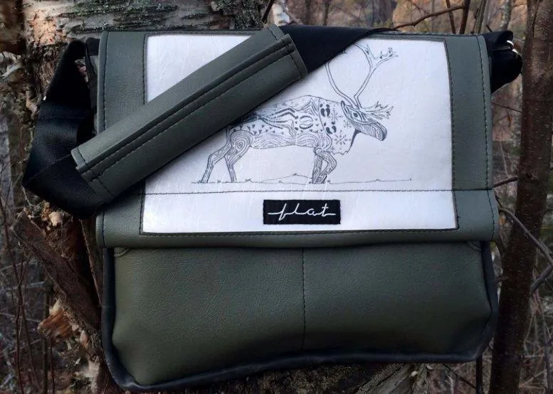 Flat Bags - Crossbody Bag