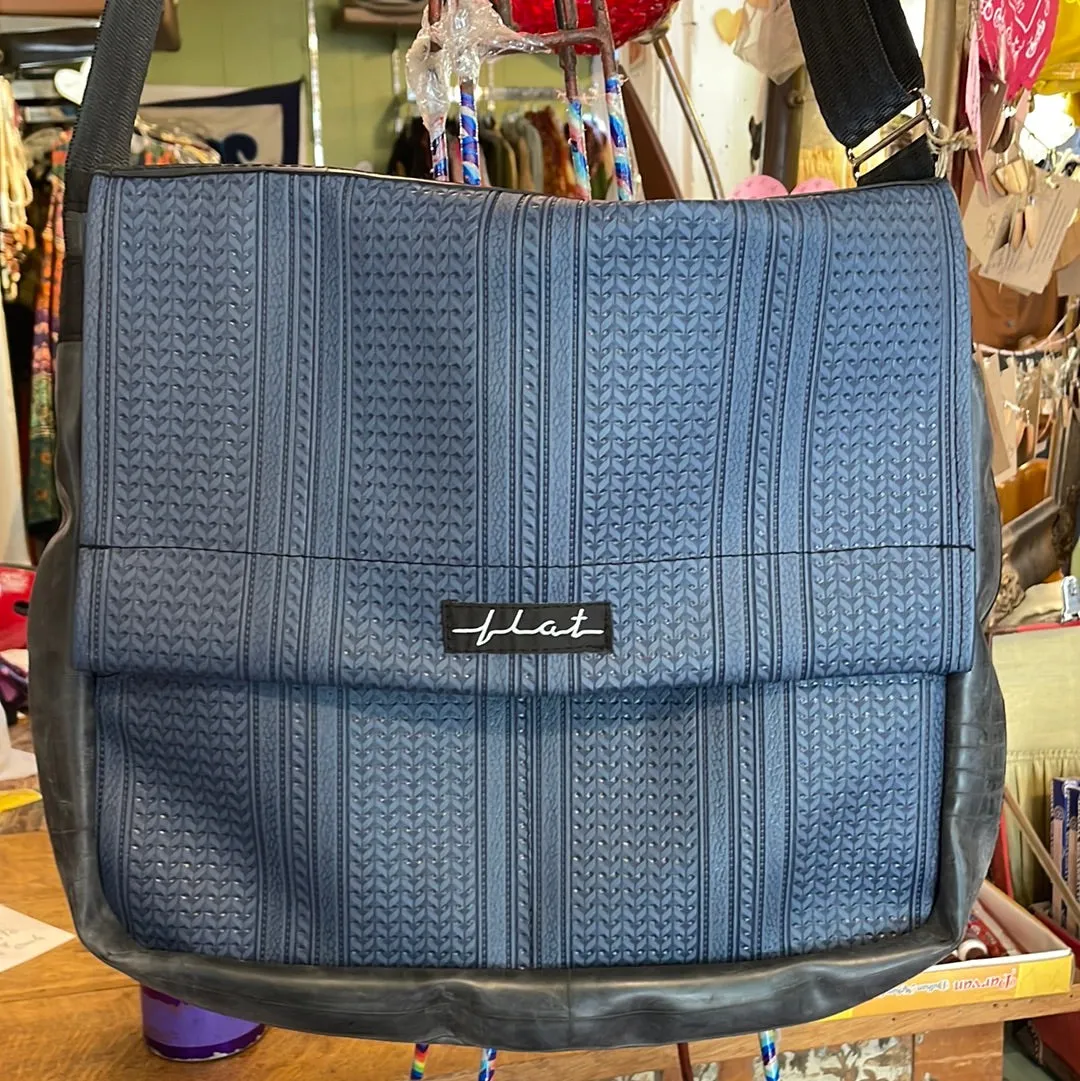 Flat Bags - Crossbody Bag
